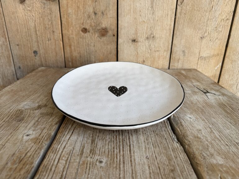 Dinerbord met hartjes stippen