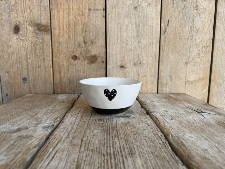kom met hartjes in diverse designs